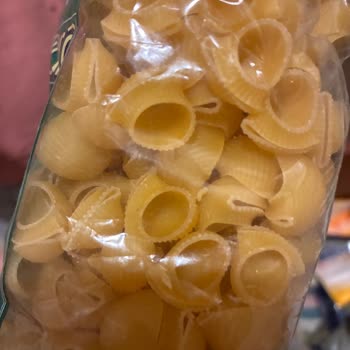 Son Kullanma Tarihi Geçmemiş Makarnada Kurt Ve Kelebek Şoku