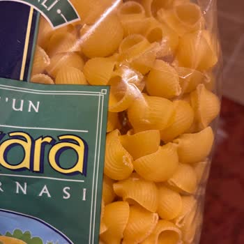 Son Kullanma Tarihi Geçmemiş Makarnada Kurt Ve Kelebek Şoku