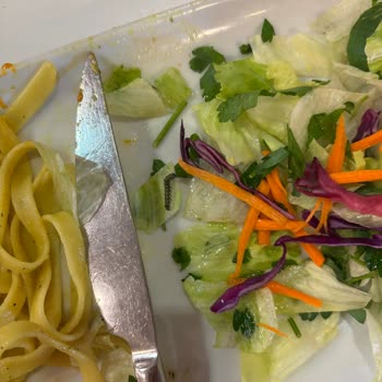 Tavuk Salatada Tırtıl Çıktı, Çalışanlar İlgisiz Kaldı