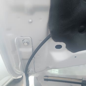 Sıfır Araçta Fabrikasyon Hatalı Kaput Ve Müşteri Mağduriyeti