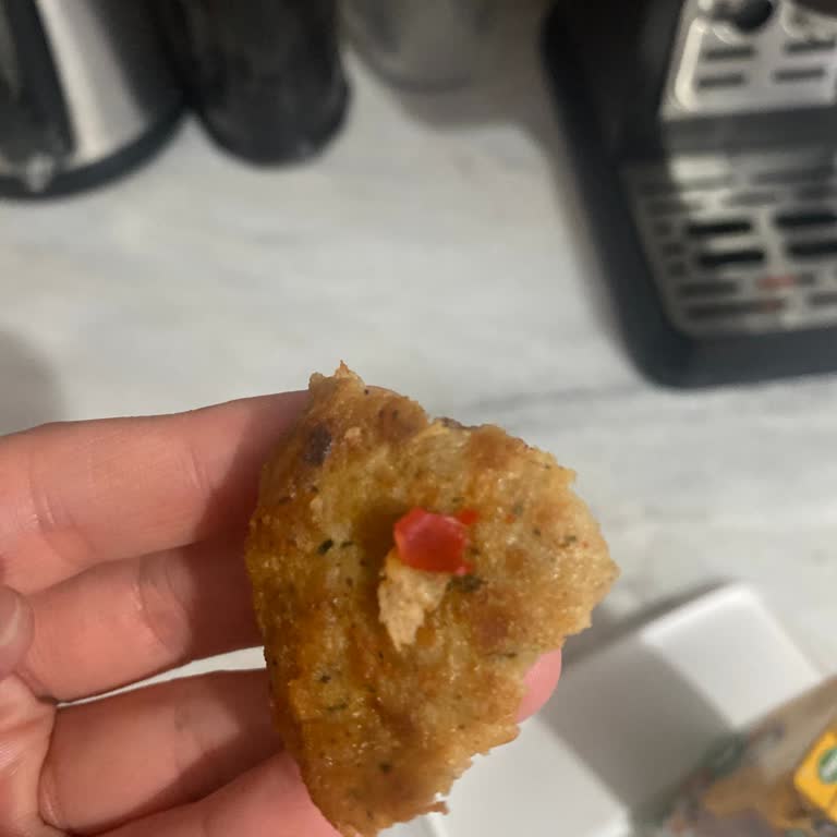 Piliç Köfteden Plastik Parça Çıktı, Ücret İadesi Talep Ediyorum