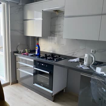 Yetkili Servis Çalışanının Evi Kirli Bırakması Ve Davlumbaz Kurulumunda Belirsizlik