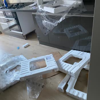 Yetkili Servis Çalışanının Evi Kirli Bırakması Ve Davlumbaz Kurulumunda Belirsizlik