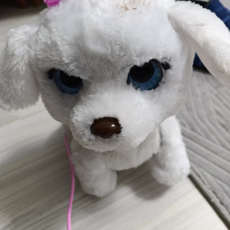 Furreal Dans Eden Köpek Hareket Etmiyor, Sadece Ses Çıkarıyor