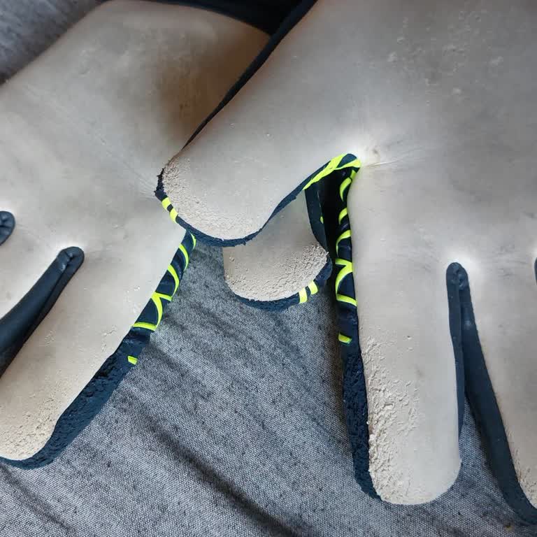 Yüksek Ücretli Eldivenler Kısa Sürede Deforme Oldu, İade Talebim Reddedildi