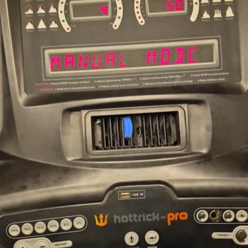 Açılışı Geciken Spor Salonunda Bozuk Aletler Ve İade Sorunu Mağduriyeti