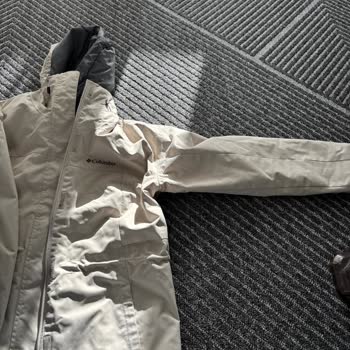 Columbia Montta Kısa Sürede Oluşan Tüylenme Ve Müşteri Hizmetlerinden Dönüş Alamama