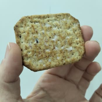 Ülker Altınbaşak Kinoa Bisküvisinde Kıl Ve Yetersiz Müşteri Hizmeti