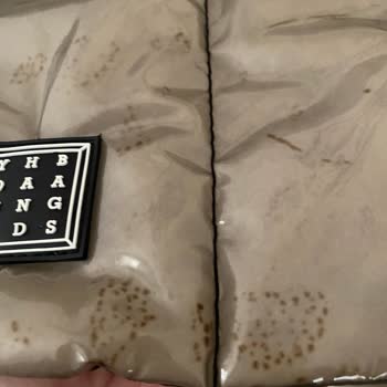 Çantada Oluşan Lekeler Ve Yetersiz Müşteri Desteği