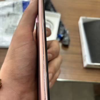 Kozmetiği Mükemmel Olarak Satılan Telefon Arızalı Çıktı, İade Talebim Reddedildi