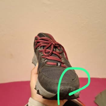 Columbia Ayakkabıda Hızlı Deformasyon Ve Çözüm Eksikliği