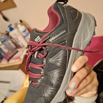 Columbia Ayakkabıda Hızlı Deformasyon Ve Çözüm Eksikliği