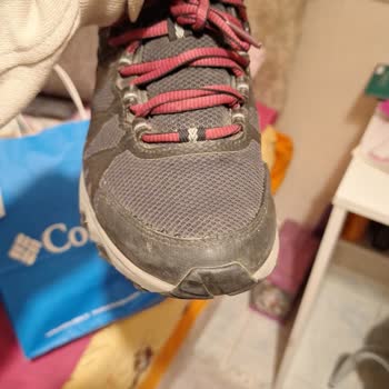 Columbia Ayakkabıda Hızlı Deformasyon Ve Çözüm Eksikliği