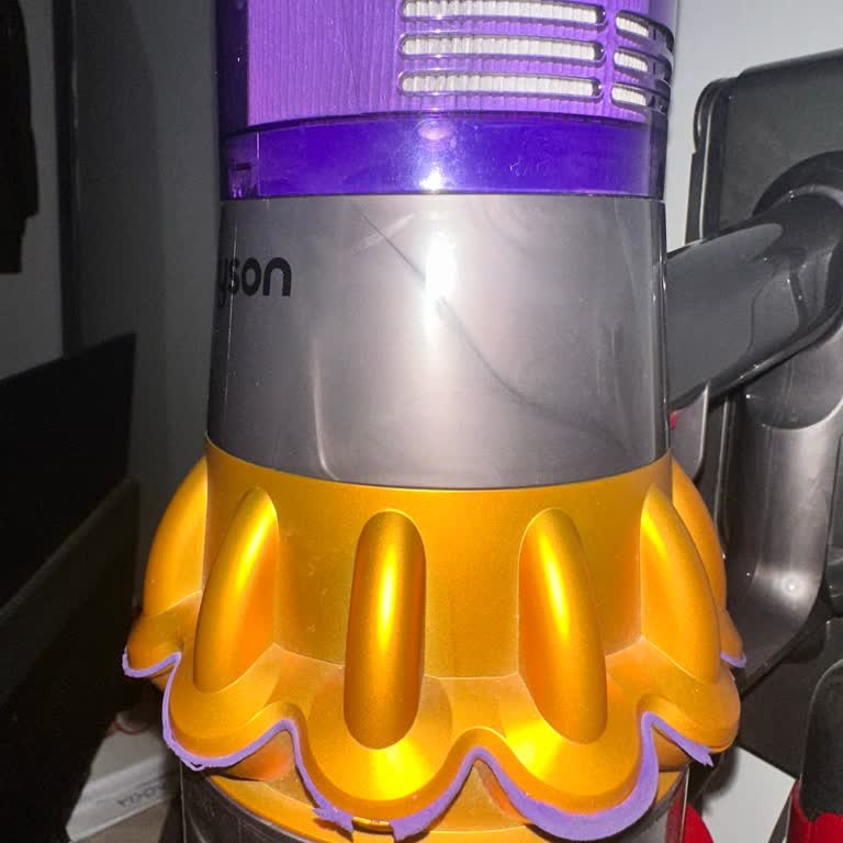 Dyson Cihazın Plastik Aksamı Kısa Sürede Deforme Oldu, Çözüm Bekliyorum