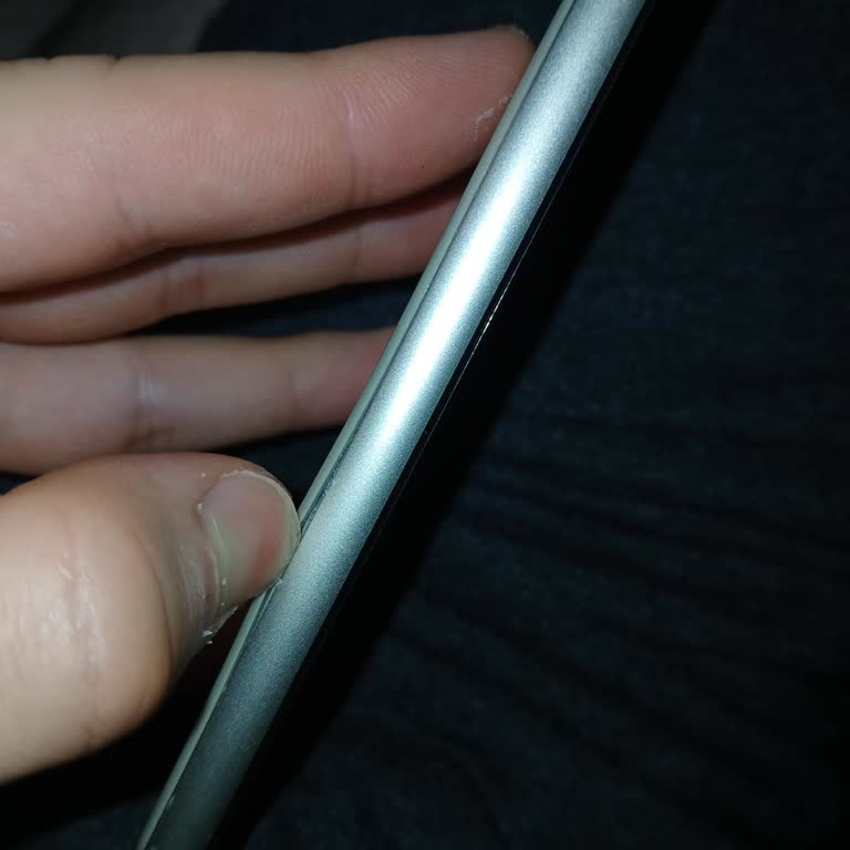 Samsung S21 FE Arka Kapak Sorunu Defalarca Tekrar Ediyor, Çözüm Bulunamıyor