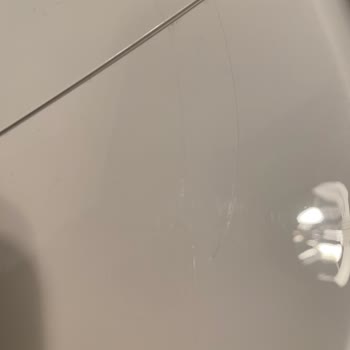 Roborock Yeni Alınan Robot Süpürgenin Üst Yüzeyinde Derin Çizikler Oluştu