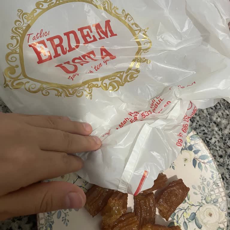 Tatlıcı Erdem Usta'dan Aldığım Tatlılar Taze Değildi!