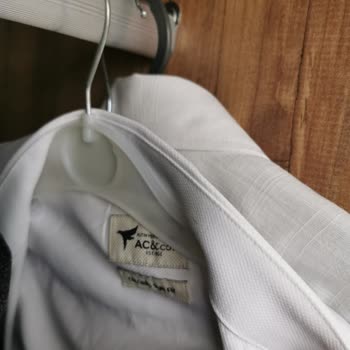 Yıkama Talimatına Uymama Rağmen Gömlek Ciddi Şekilde Küçüldü