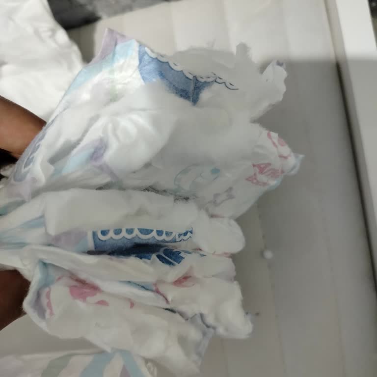 Aldığım Bebek Bezleri Yırtık Çıktı, Mağaza Değişim Yapmadı