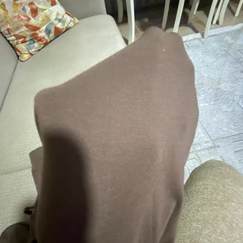 Alvina Kısa Sürede Tüylenen Eşofman Takımına Firma Sahip Çıkmadı!