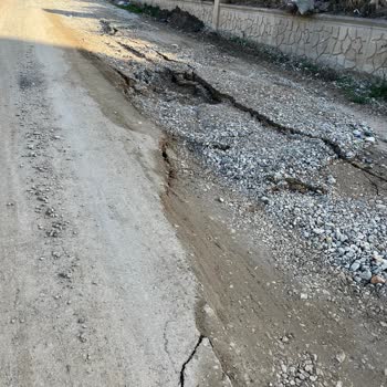 ASKİ Çalışması Sonrası Bozulan Yolun Uzun Süredir Onarılmaması Ve Mağduriyet