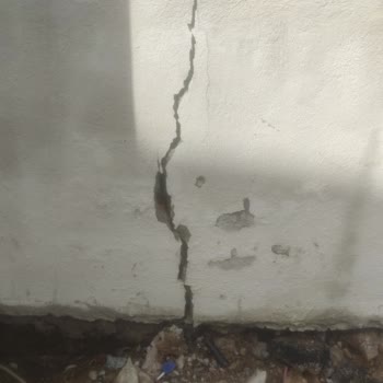 Direk Değişimi Sırasında Bahçe Duvarımda Oluşan Zarara Çözüm Sunulmadı