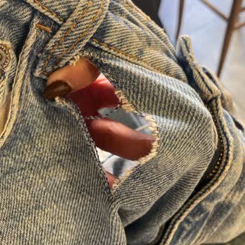 Bir Ayda Yırtılan Pantolona Değişim Reddi Şoku