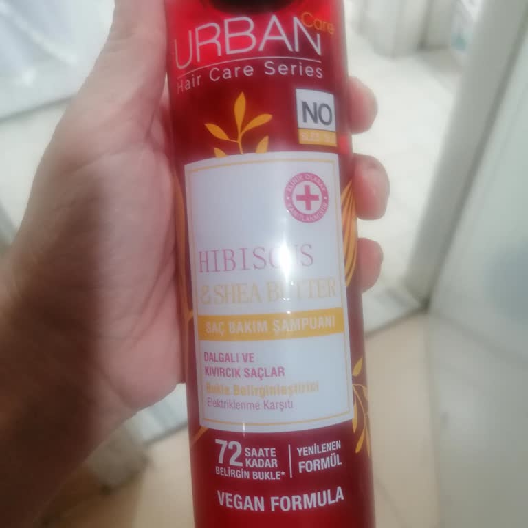 Urban Vegan Hibiscus Shampoo Caused Severe Dandruff