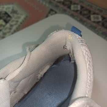 Greyder İki Ayda Yıpranan Ayakkabıya Çözüm Sunulmadı