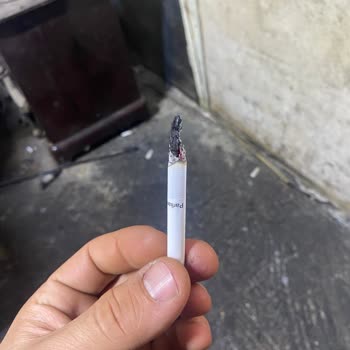 Sigara Paketinden Ağaç Parçası Çıktı Şaşkınlık Ve Mağduriyet Yaşadım