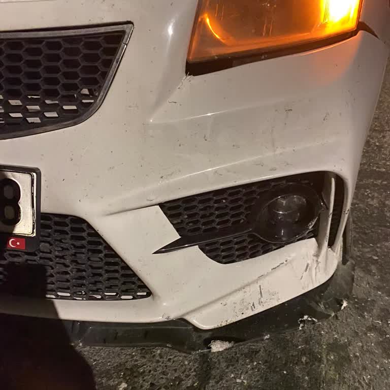 Uyarısız Yol Çukuru Nedeniyle Araçta Oluşan Hasar Ve Yetkililerden Destek Eksikliği