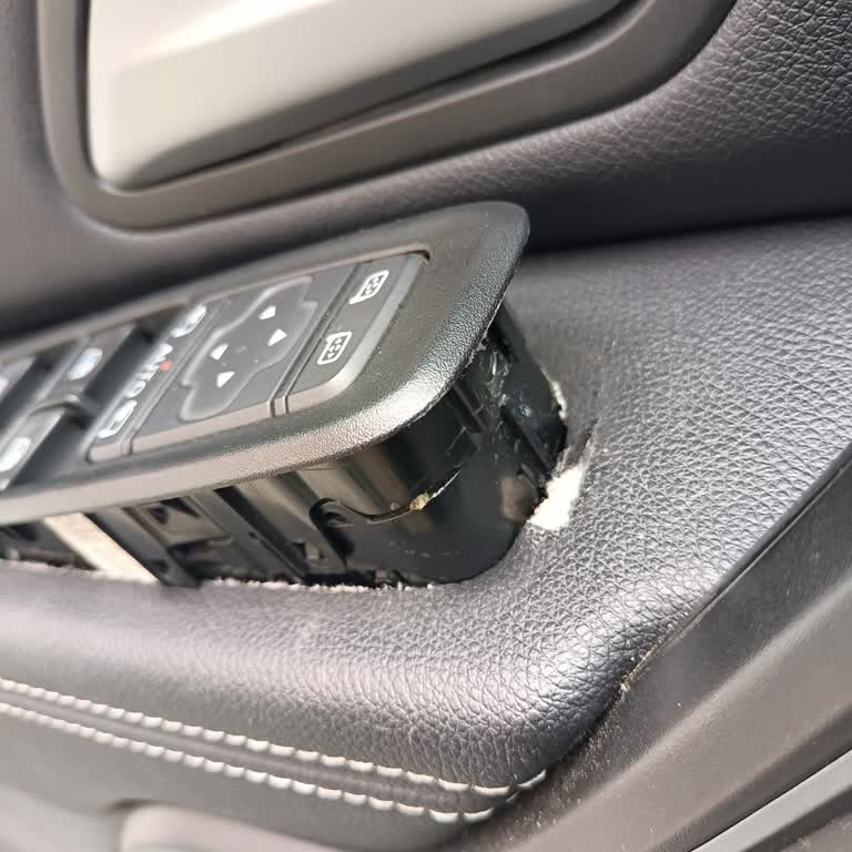 Servis Hatası Sonucu Kırılan Parça Ve Mağduriyet