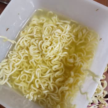 İndomie Noodle İçinden Kurt Çıkması: Sağlık Ve Hijyen Skandalı