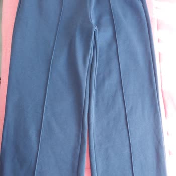 Yeni Alınan Eşofman Altının İlk Yıkamada Renginin Solması