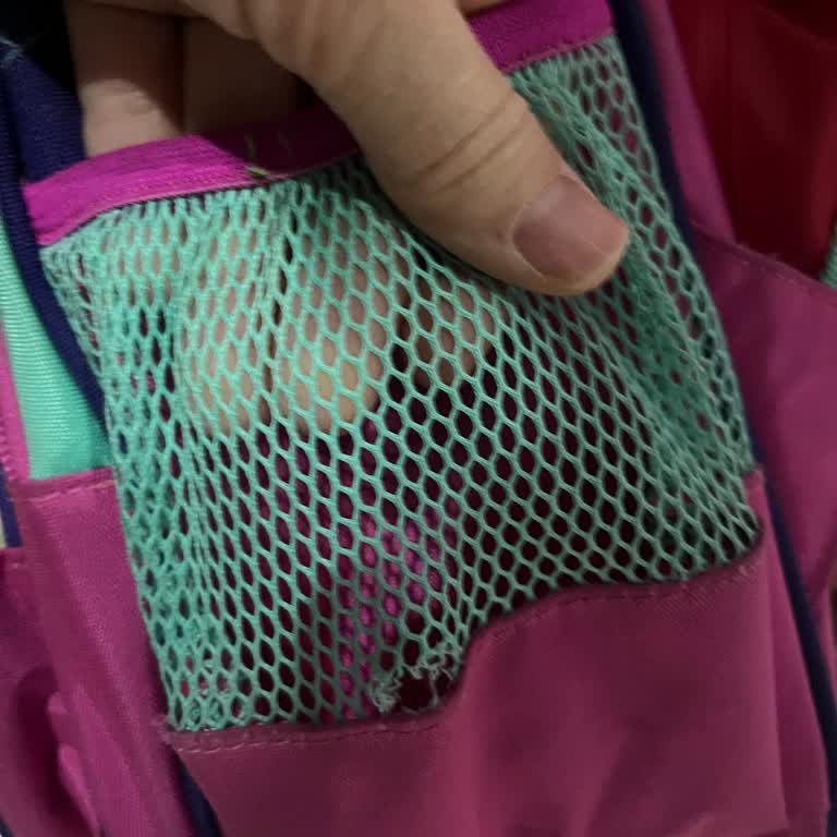 Satın Aldığım Okul Çantası Kısa Sürede Yırtıldı, Garanti Belgesi Çıkmadı