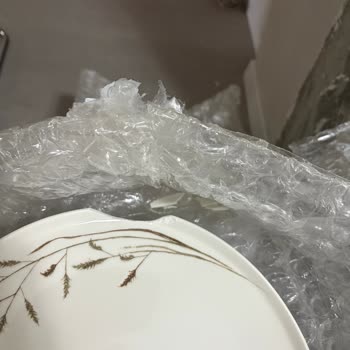 Kırık Gelen Tabaklar Ve Müşteri Hizmetlerine Ulaşılamıyor