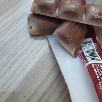 Aldığım Çikolatanın Üzerinde Beyazlamalar Vardı, Müşteri Hizmetlerine Ulaşamadım