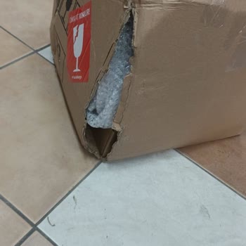 Kırılacak Uyarısına Rağmen Kargom Paramparça Ve Figürlerim Kırık Ulaştı