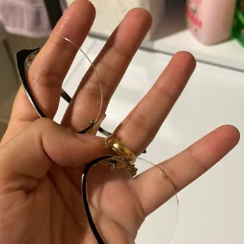 Aldığım Gözlük Kısa Sürede Kırıldı, Ek Masraflarla Mağdur Edildim