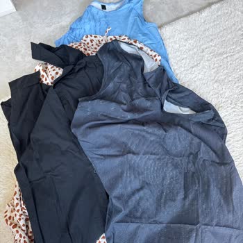 Sipariş Verdiğim Elbiseler Kalitesiz Ve Satıcıya Ulaşamıyorum