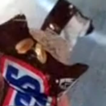 Snickers Bozuk Toz Olmuş Çikolata!