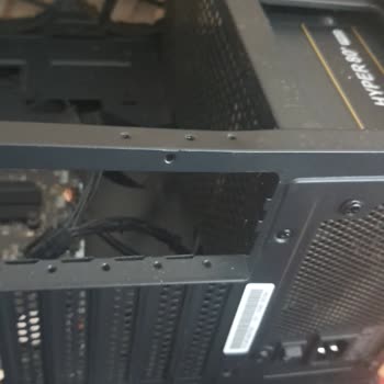 Servis Sonrası Hasarlı Kasa Ve Eksik Parça Sorunu