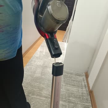 Philips SpeedPro Max Süpürgenin Plastik Parçası Kırıldı, Ücretsiz Tamir Talebi