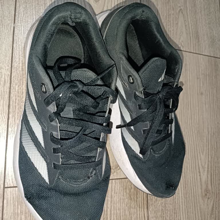 Kısa Sürede Parçalanan Adidas Ayakkabı Hayal Kırıklığı