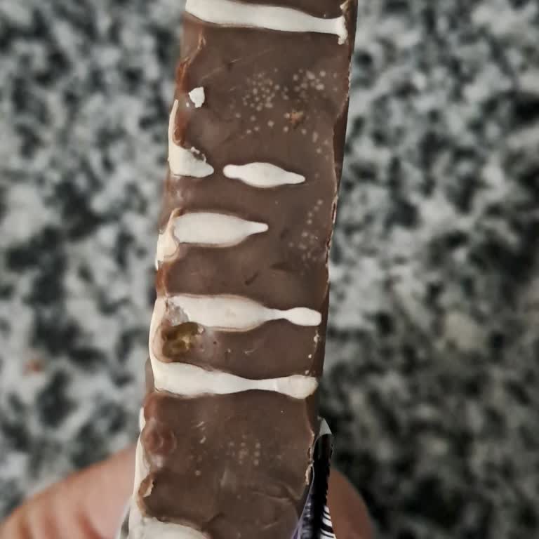 Son Kullanma Tarihi Geçmemiş Çikolatada Küf Şoku