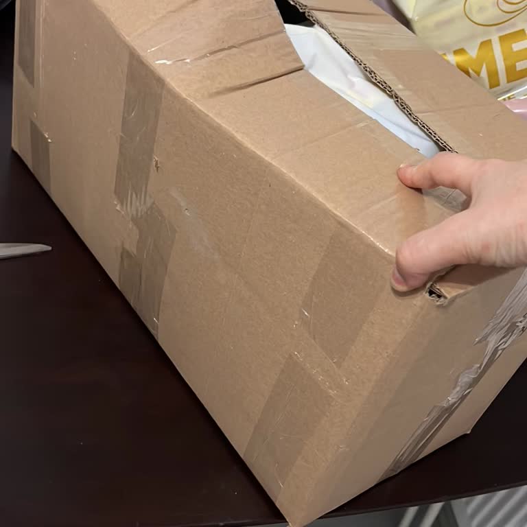 DHL Ecommerce Türkiye Yanlış Desi Hesabı, Hasarlı Teslimat ve İlgisiz Hizmet Nedeniyle Mağduriyet