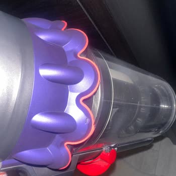 Servisten Hasarlı Ve Kullanılamaz Şekilde Dönen Dyson Süpürge