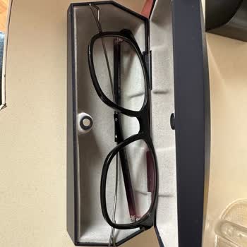 Satın Aldığım Gözlüğün Orijinal Kutusu Teslim Edilmedi, Mağaza İlgisiz Kaldı