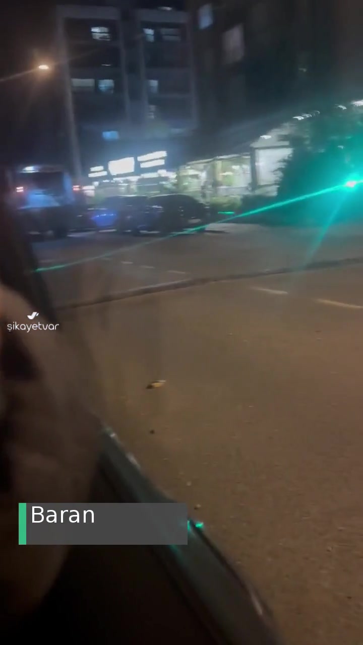 Beylikdüzü Belediyesi Temizlik Ekipleri İşlerini Asla Tam Yapmıyor videonun kapak resmi