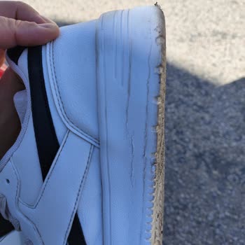 Kısa Sürede Deforme Olan Sneaker Ve Reddedilen Talep